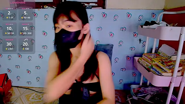 Snapshot of __Saphia__ chatting on 03.13.25 Saphia online show from 03.13.25