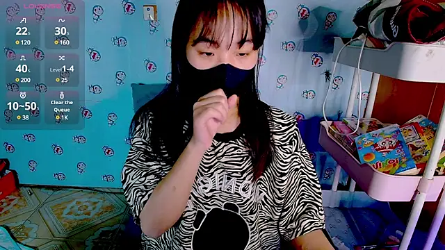 Snapshot of __Saphia__ chatting on 03.22.25 Saphia online show from 03.22.25