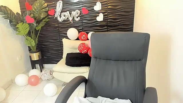 sofia 44 online show from 02.18.25