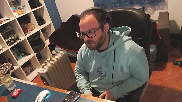 ravingr4d4 online show from 02.12.25