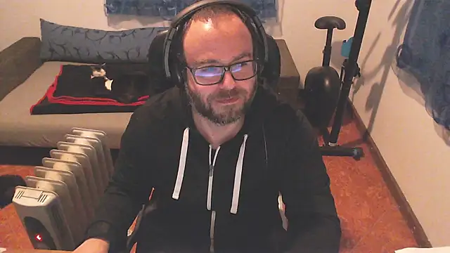 ravingr4d4 online show from 02.15.25