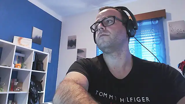 ravingr4d4 online show from 02.17.25