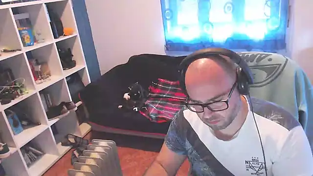 ravingr4d4 online show from 02.25.25