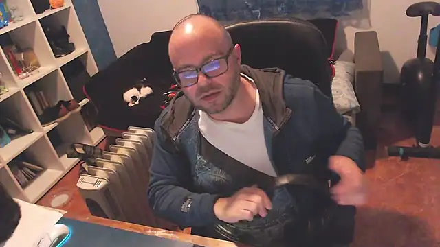 ravingr4d4 online show from 02.26.25