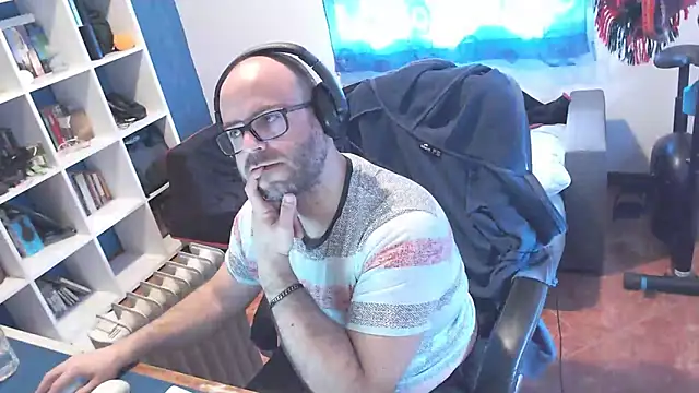 ravingr4d4 online show from 03.05.25