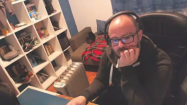 ravingr4d4 online show from 03.15.25