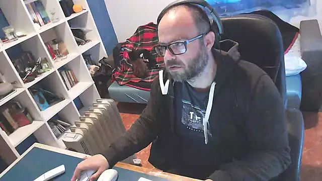 ravingr4d4 online show from 03.21.25