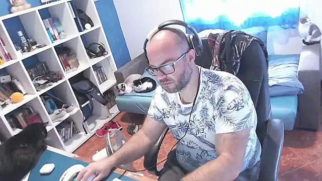 ravingr4d4 online show from 10.23.25