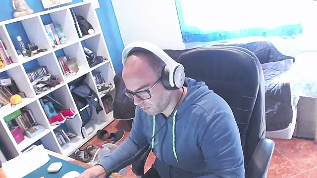 ravingr4d4 online show from 11.03.25