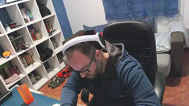 ravingr4d4 online show from 11.26.25