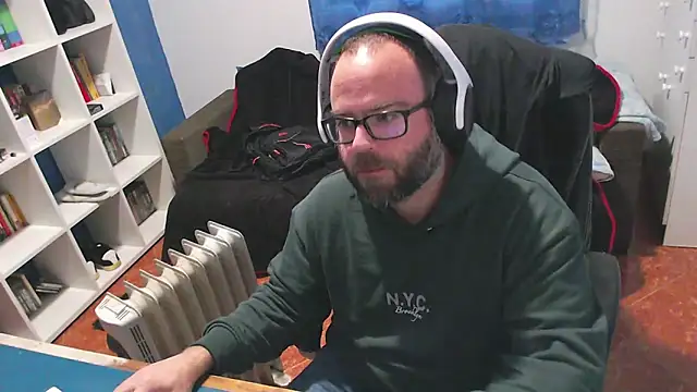 ravingr4d4 online show from 12.15.25