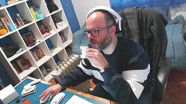 ravingr4d4 online show from 01.13.26