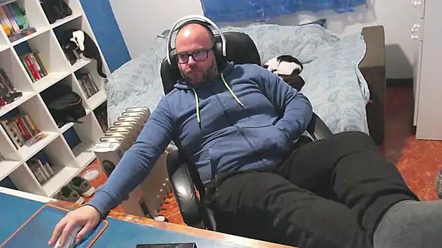 ravingr4d4 online show from 02.10.26