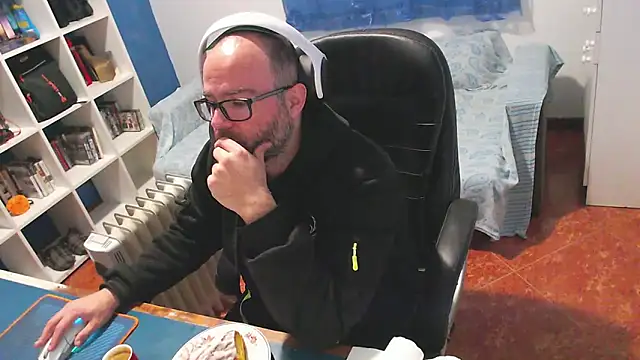 ravingr4d4 online show from 02.15.26