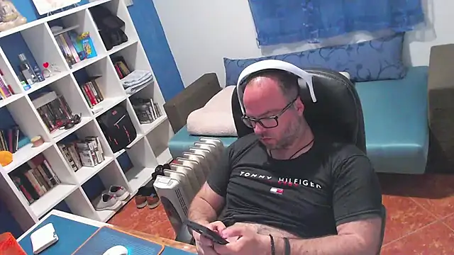 ravingr4d4 online show from 04.05.26