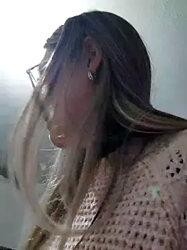 Snapshot of Daniela77771 chatting on 05.22.26 Daniela77771 online show from 05.22.26