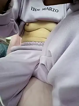 SweetGirl2k2 online show from 01.04.25