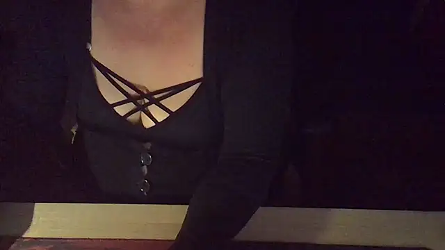 Silvia2277 online show from 10.17.25