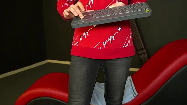 CelineConner online show from 02.12.25