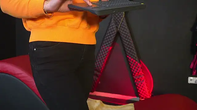 CelineConner online show from 03.08.26