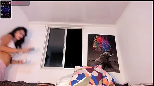 Snapshot of kaamilah chatting on 11.13.25 kaamilah online show from 11.13.25