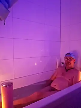 Snapshot of ASSaSINxx chatting on 10.04.25 ASSaSINxx online show from 10.04.25