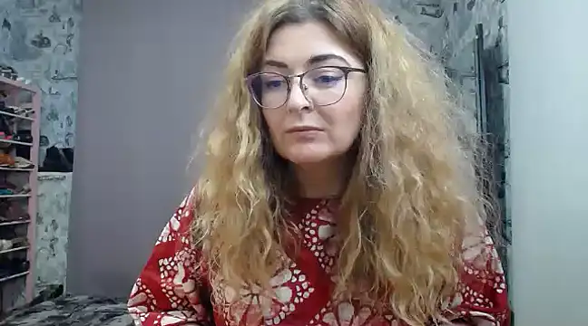 Helen1974 online show from 02.12.25