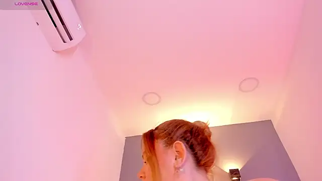 Snapshot of sophiarossee_ chatting on 01.22.25 sophiarossee online show from 01.22.25