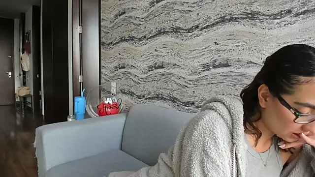 Snapshot of Sophi__a chatting on 10.21.25 Sophi  a online show from 10.21.25