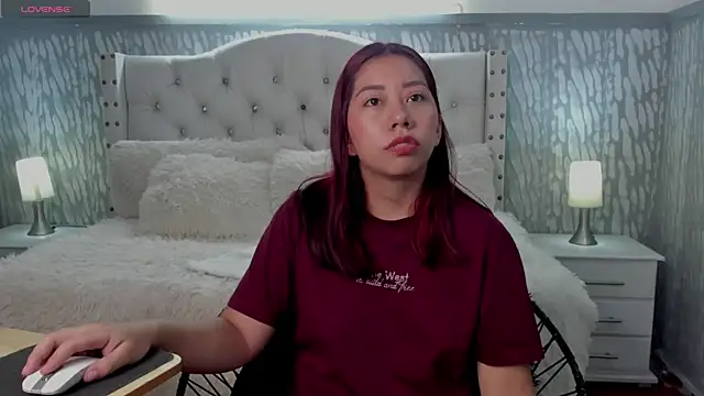 Snapshot of sexylaurita chatting on 04.28.26 sexylaurita online show from 04.28.26