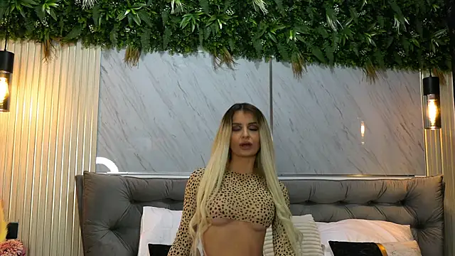 MiaCharm online show from 01.06.26