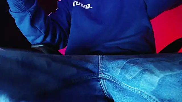 zacwatson  online show from 11.08.25