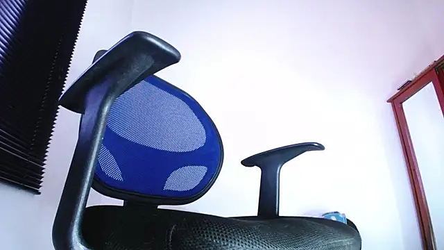 zacwatson  online show from 03.12.26