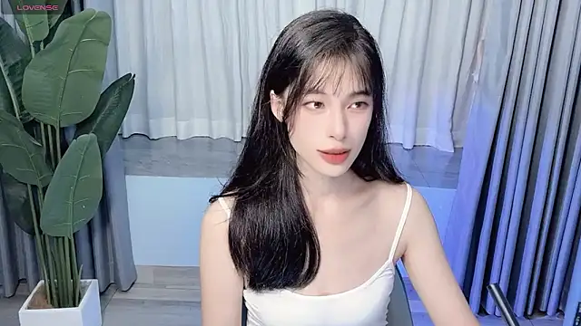 Snapshot of Aurora_99 chatting on 10.04.25 Aurora 99 online show from 10.04.25