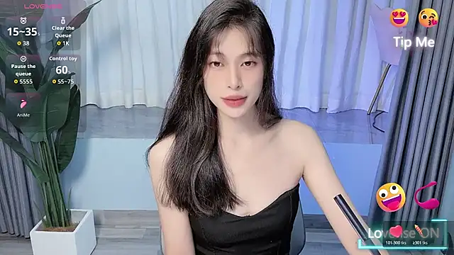 Snapshot of Aurora_99 chatting on 10.27.25 Aurora 99 online show from 10.27.25