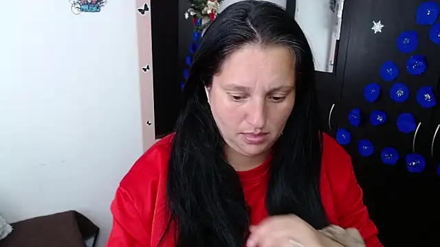 CristialJones  online show from 12.15.25