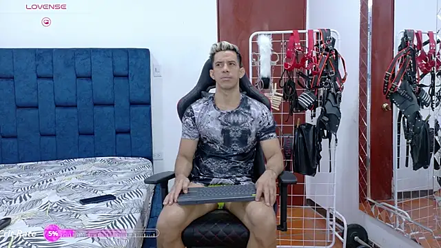 JoseRumbero26 online show from 11.13.25