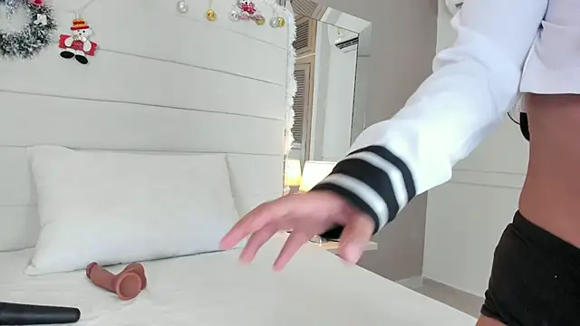 Lilly 2809  online show from 12.15.24