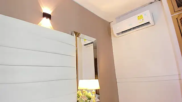 Lilly 2809  online show from 09.14.25