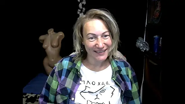 wLESLYMOSw online show from 09.25.25