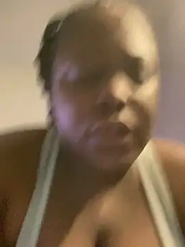 Snapshot of fantasygyal chatting on 05.31.26 fantasygyal online show from 05.31.26