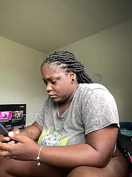Snapshot of fantasygyal chatting on 06.08.26 fantasygyal online show from 06.08.26