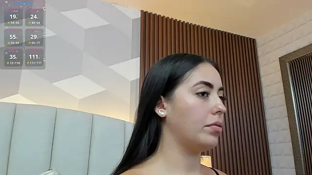 Snapshot of Julietasantos__ chatting on 09.25.25 Julietasantos   online show from 09.25.25