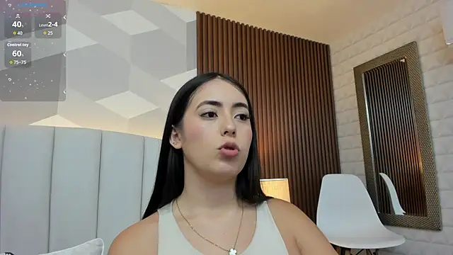 Snapshot of Julietasantos__ chatting on 10.18.25 Julietasantos   online show from 10.18.25