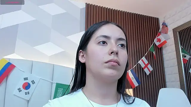 Snapshot of Julietasantos__ chatting on 06.25.26 Julietasantos online show from 06.25.26