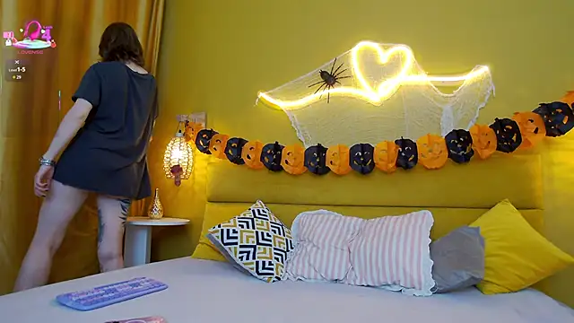 lessysweety online show from 10.23.25