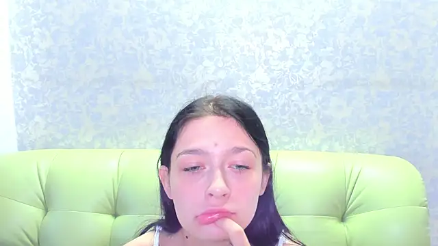 Snapshot of Vanessa_Florence chatting on 06.18.26 Vanessa Florence online show from 06.18.26