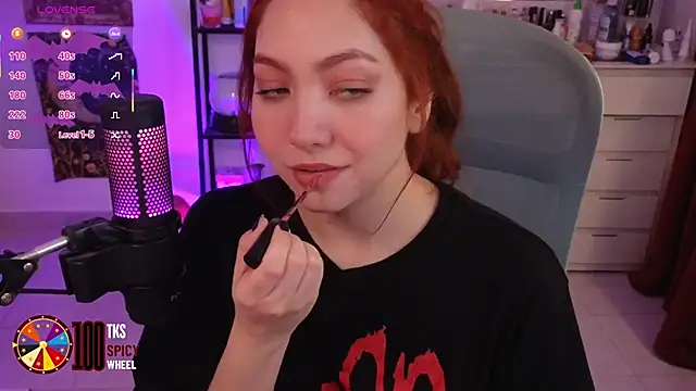 LilyVelvett online show from 10.22.25