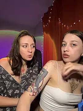 Snapshot of Dooubletroublee chatting on 12.12.24 Dooubletroublee online show from 12.12.24