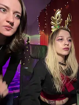 Snapshot of Dooubletroublee chatting on 12.22.24 Dooubletroublee online show from 12.22.24